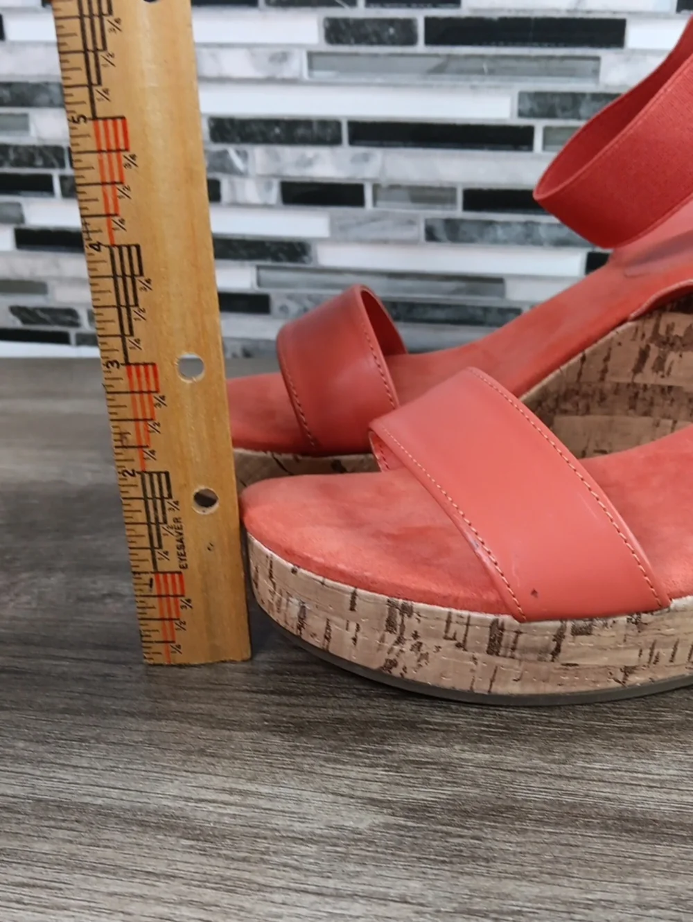 Liz Claiborne Refined Comfort 8.5M Peach Leather Wedges Summer Vibes Wedding